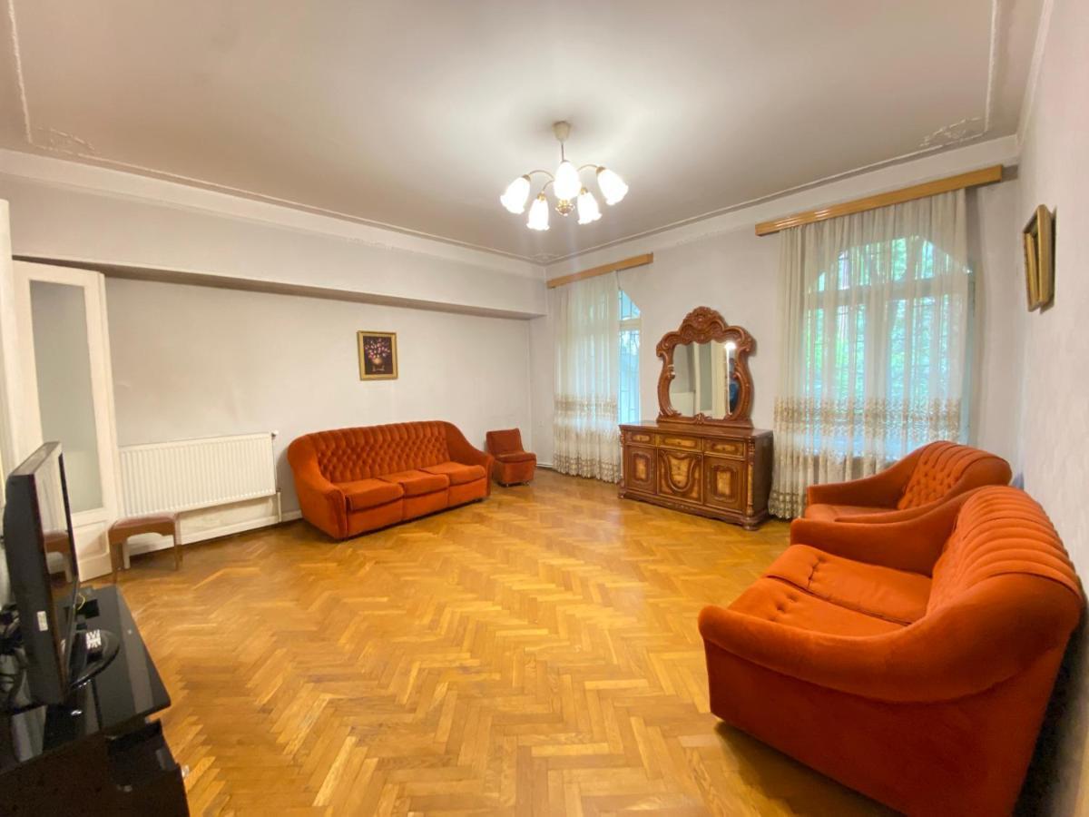 Davit'S Apartment 21 Tbilisi Buitenkant foto
